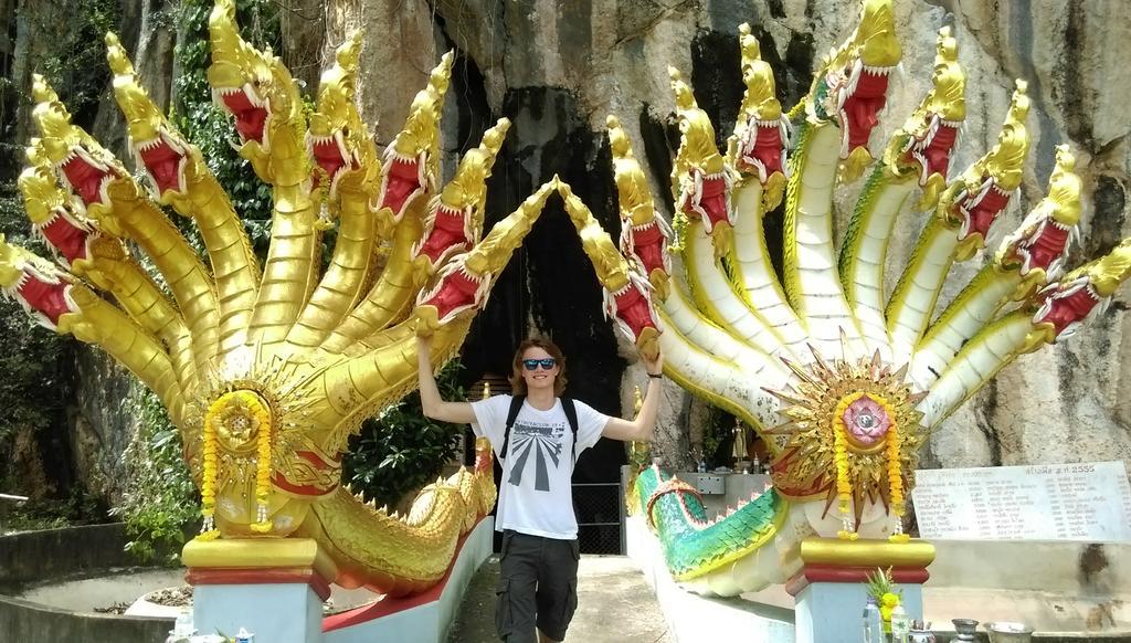 Salsa Hostel Chumphon Buitenkant foto