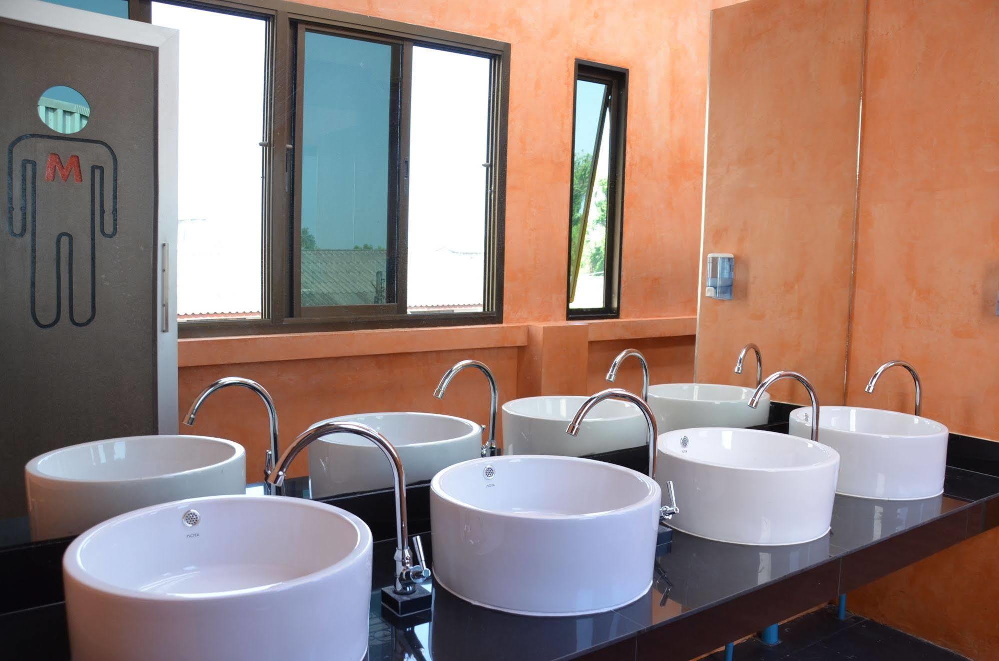 Salsa Hostel Chumphon Buitenkant foto